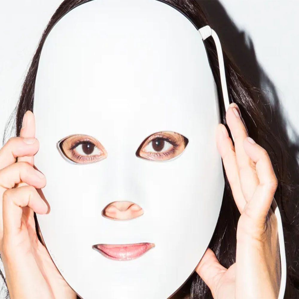 Red LED Face Masks vs. Red Therapy Lights: Differences and Benefits